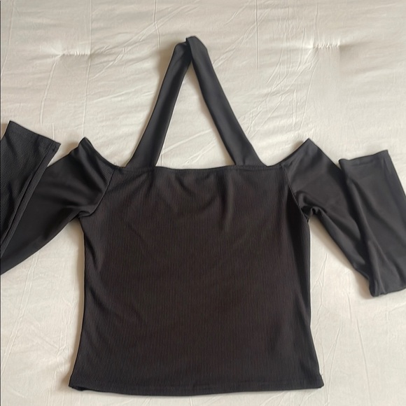 SHEIN Black halter off the shoulder longSleeve Blouse L - Picture 2 of 4